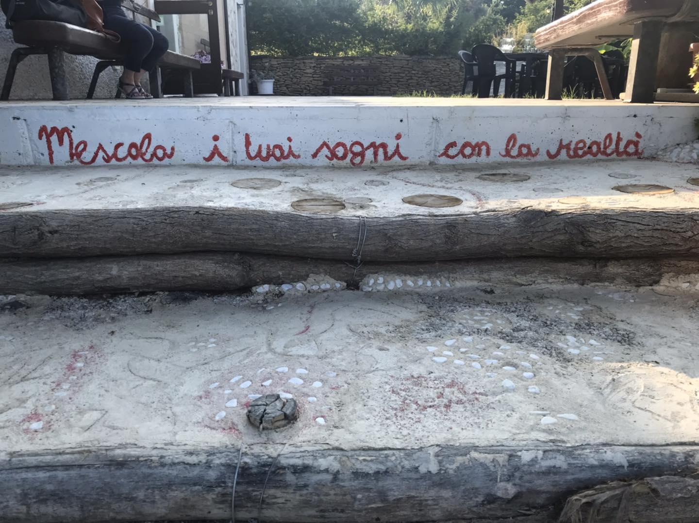 scritta: Mescola i tuoi sogni con la realtà